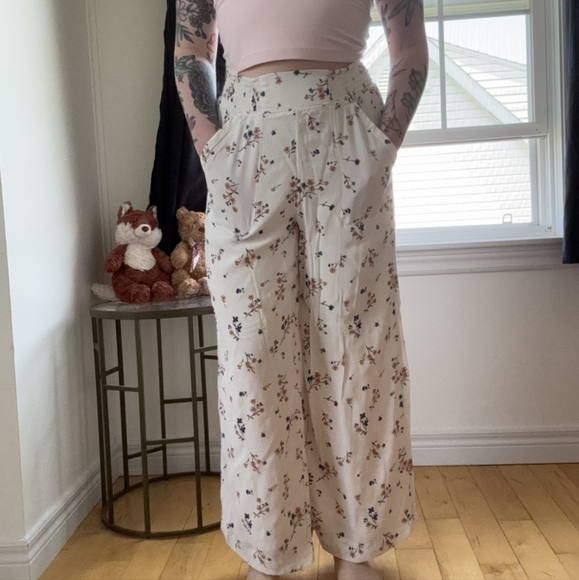 Flowy Floral Boho Cottagecore Wide-Leg Pants - Picture 2 of 6